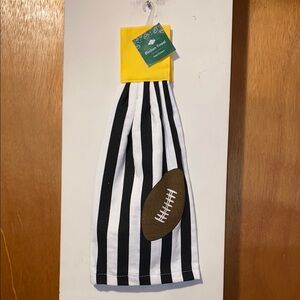 🏈NWT Ritz Striped Kitchen Towel with Football Design & Easy Closure
